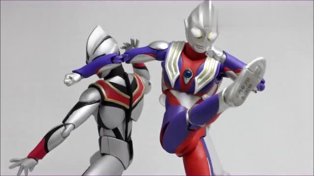 《迪迦奥特曼》假迪迦act玩具展示!