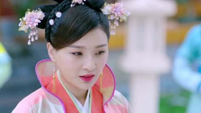 双世宠妃:现代版曲檀儿就是会唬人,故意说些气他们的话