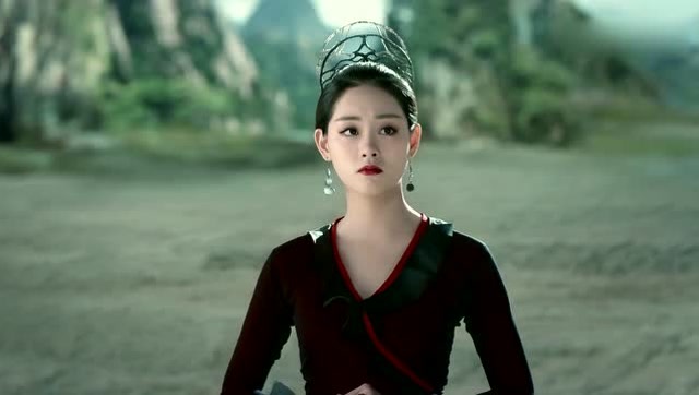 离镜做了翼君玄女伴同左右,没有玄女真是难以做上翼君之位!