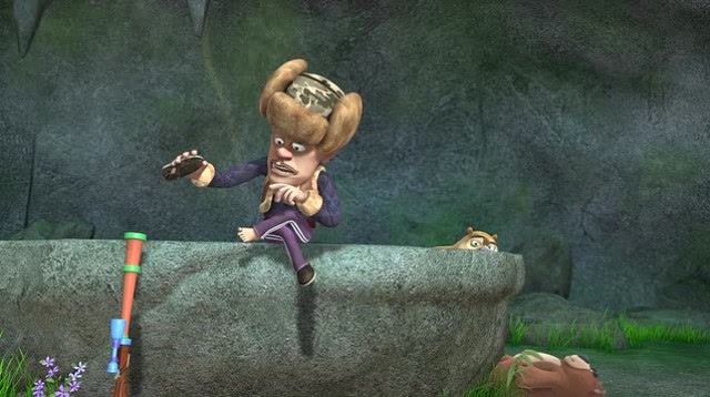 光头强跑到山洞里避雨 脱下鞋晾臭脚 熏到了熊二