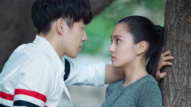 同学两亿岁:陆宇辰壁咚阿鬼!心跳加速!