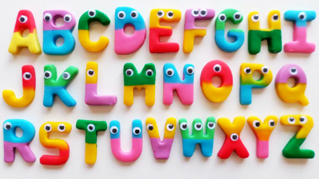 用超轻粘土手工制作色彩丰富的英文字母,与小朋友们一起学习吧