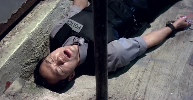 新警察故事:警察中枪,瞬间愤怒了