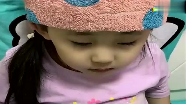 东北萌娃何一诺真逗!反抗爸爸录节目真可爱,笑的直不起腰