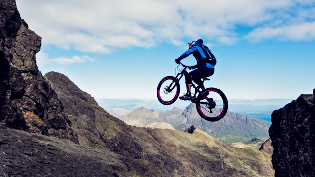 牛人极限挑战:山地车大神,万米高山上准备百次,只为一瞬间的精彩!