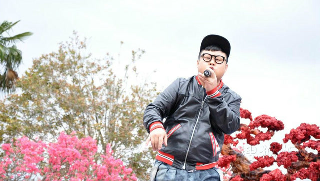 陆海涛模仿明星搞笑演唱《倍儿爽》让人笑的肚子疼!