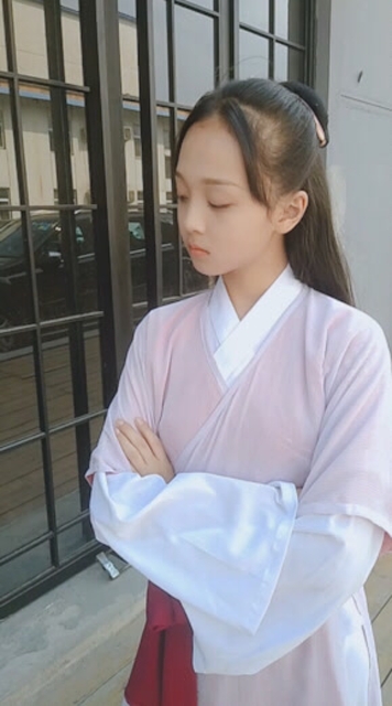 小"郭芙蓉"陈舒宜搞怪唱跳《双截棍》