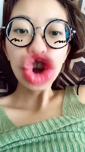 妹子这恶魔大嘴版的《嘴巴嘟嘟》,说实话我都能看到你的蛀牙