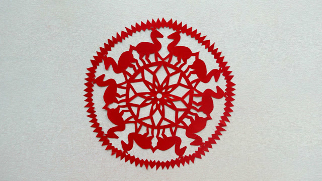 对马团花剪纸,剪纸图案形象而生动,寓意马到成功!