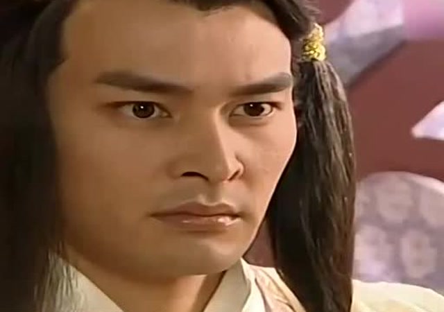 赛华佗来访,弄月只是拿扇子,就把丫鬟给吓了一跳!