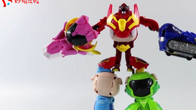 猪猪侠超星战队菲菲,超人强,小呆呆还有波比一起大变身