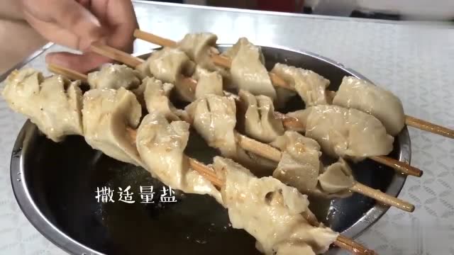 面筋1勺油,教你用电饼铛做烤面筋,筋道又好吃比街上卖的还香