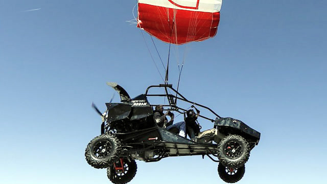 世界最牛越野车,背后装螺旋桨,轻松飞到千米高度