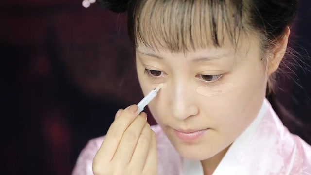 小姐姐仿妆经典《红楼梦》薛宝钗,看到成品的一瞬间,网友:厉害了!