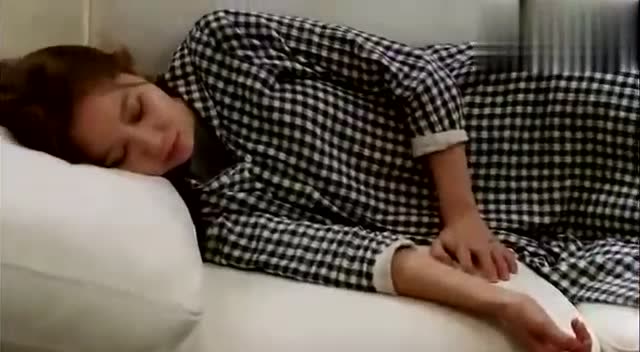 男子将女孩迷晕让变成怪物的妻子附身在女孩身上太可怕了