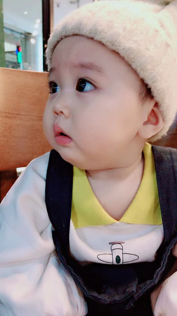 来接胖嘟嘟圆嘟嘟的大眼男娃娃吧,刷到都有好孕