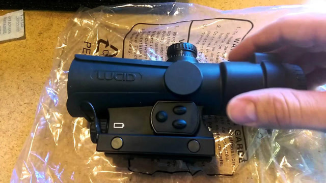 在现实中,绝地求生中的4倍镜如何?牛人开箱测试,感觉效果不错!