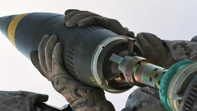 魔鬼都颤抖的法国m327迫击炮威力有多恐怖?看完瞬间后背一凉!