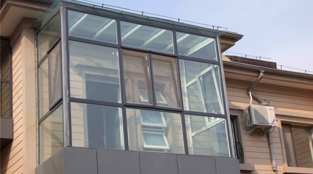 阳台有内嵌式和墙承式,到底哪一种更好呢?