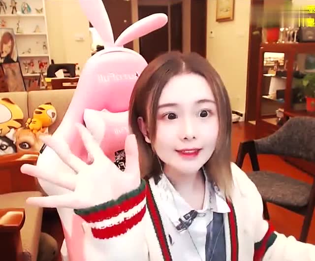 女装大佬轩墨宝宝和女友比身高,被嘲讽!气急败坏的样子真可爱!