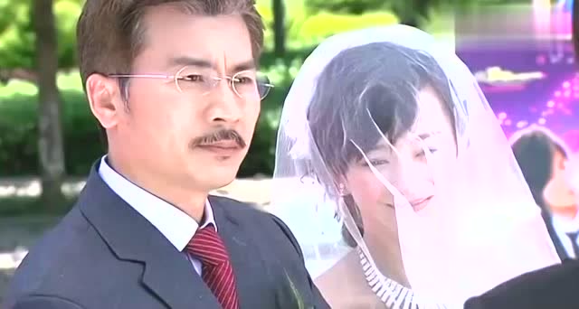 夏家三千金:皓天和真真终于幸福完婚,只可惜真真妈为女惨牺牲