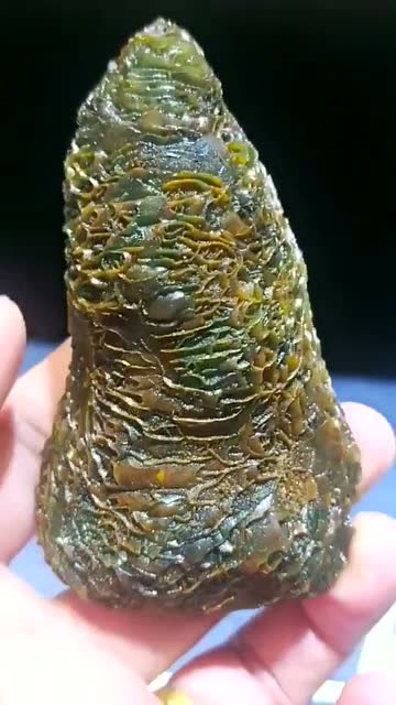 传说中的"虫石玛瑙",一克就得5000块!