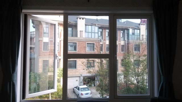 梦中被惊醒,男子窗外突传敲窗声,九楼的窗外到底是什么?