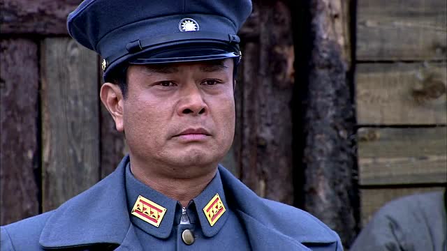 张天海不以为然的请来了玉昆,一板一眼地训练起了队伍