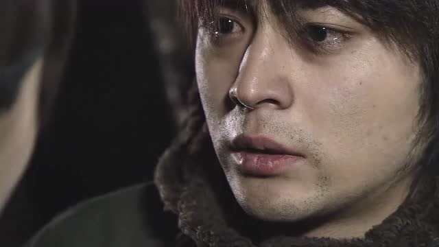 白夜行亮司与雪穗经历许多之后又重新抱在了一起看哭了