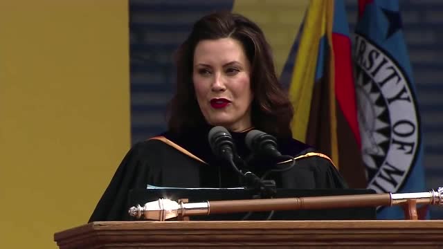 密西根州州长格雷琴·惠特默2019年密西根大学毕业典礼演讲