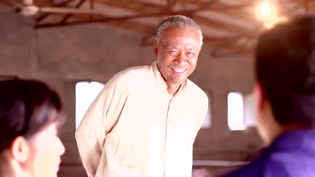 老农民:牛大胆称小肉包这孩子,看着一副憨厚老实样,不可靠啊