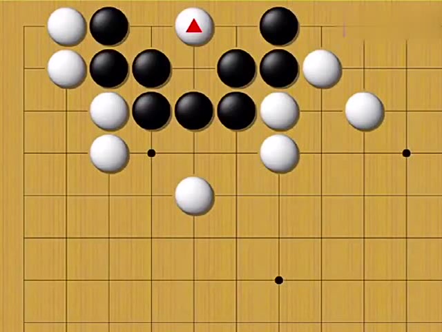 中国传统围棋:残局中黑棋被白棋包围,"丁四"该如何攻防?