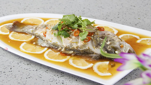 泰国风味清蒸柠檬鱼