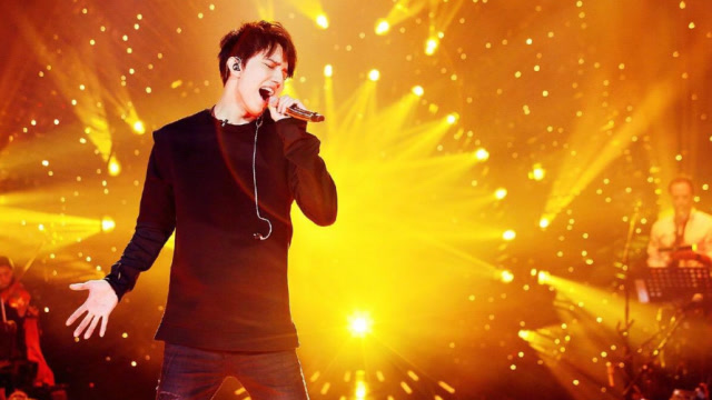 小伙翻唱维塔斯《歌剧2》,高音实在太震撼,瞬间惊艳台下明星!