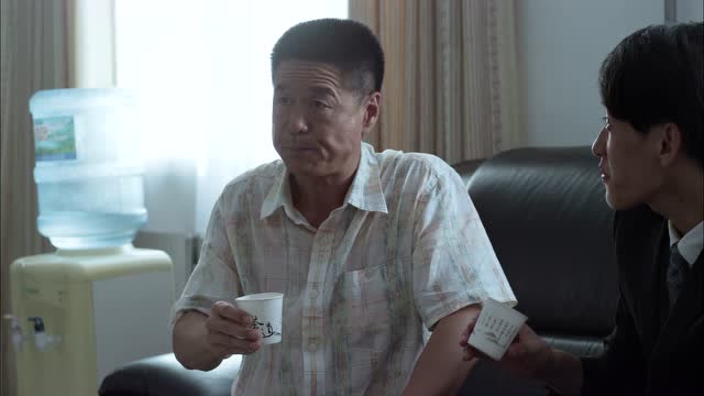 神犬奇兵:在小伙的"威逼利诱"下,老付终于上套,一发不可收拾