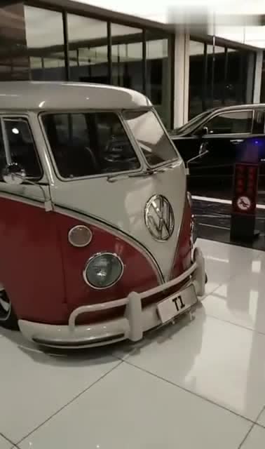 大众古董级车型大q吧如今一台劳斯莱斯都不换