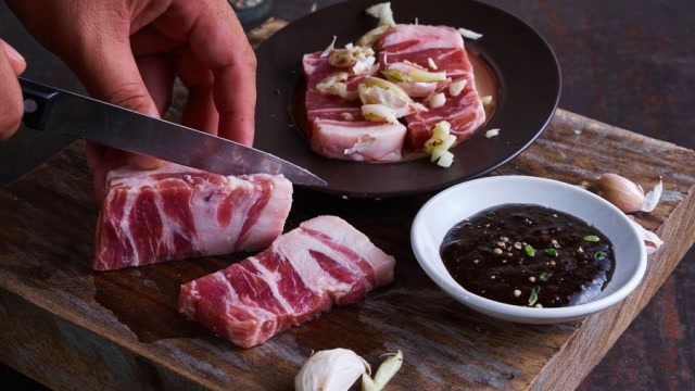 德国人吃猪肉到底有多疯狂?看完不得不服,中国吃货:甘拜下风