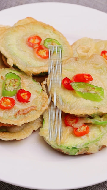 来点特色的西葫芦小煎饼,可盐可甜!