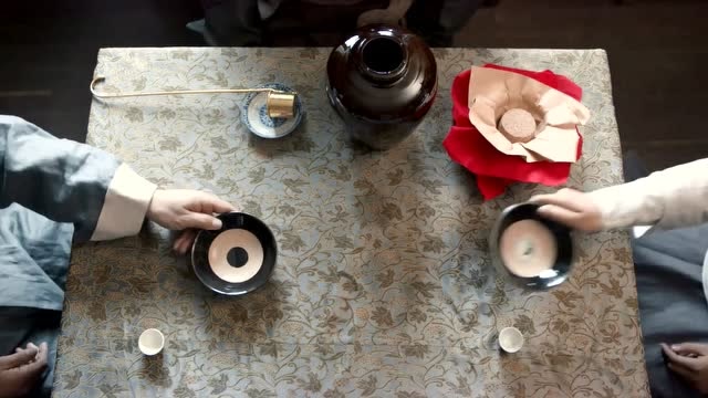 《老酒馆》谷三妹喝酒还抄东西,陈怀海:有备而来!