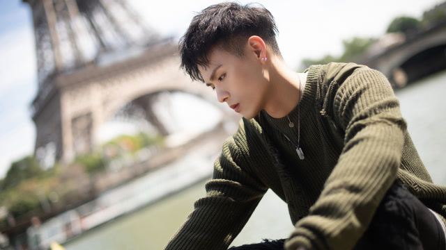 董又霖主持首秀失败,状况频出,堪称车祸现场