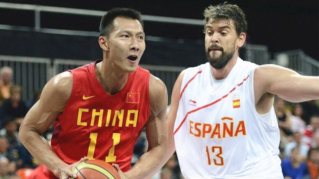 易建联用身体单扛加索尔!换成现在国家队员谁吃得下?