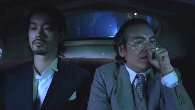 电影功夫-斧头帮老大抽烟喝酒烫头