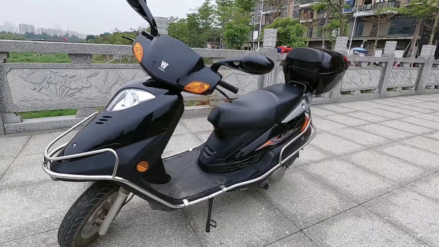 豪爵的踏板摩托车女司机开了3年跑了5000公里卖多少钱合适