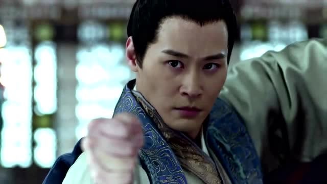 百里奇一身横练功夫拳头打在身上完全没用