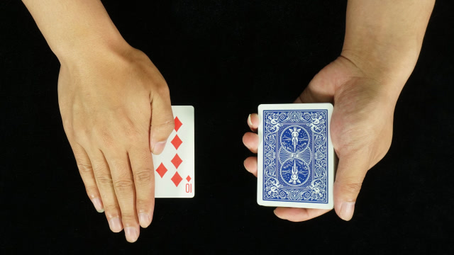 魔术教学:为什么用手一晃,方片10直接变成梅花a?特简单