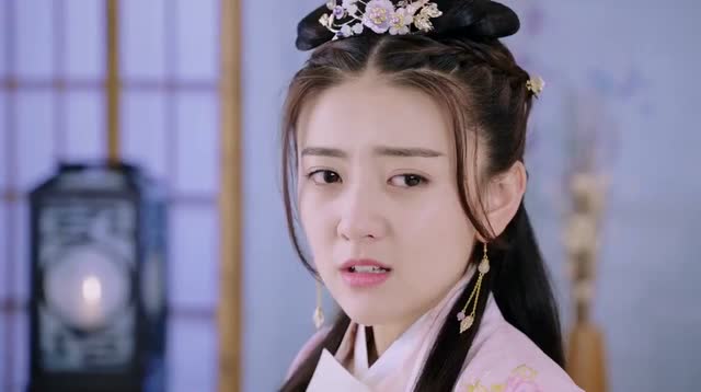 曲小檀跟曲檀儿说出双方心里话,八王爷门外看的心疼,不忍打扰