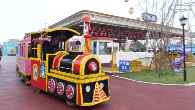 乐山市欢乐幼儿园梦幻乐园秋游活动