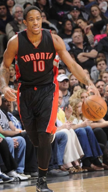 经典回顾:这早已成舞台,德罗赞暴扣秀肌肉