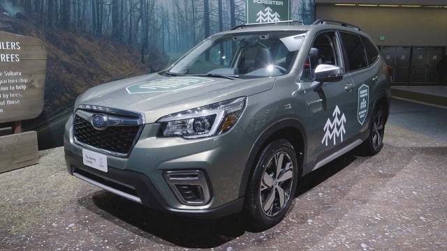 2020款斯巴鲁森林人和丰田rav4实拍对比,全面了解后怎么选自己定