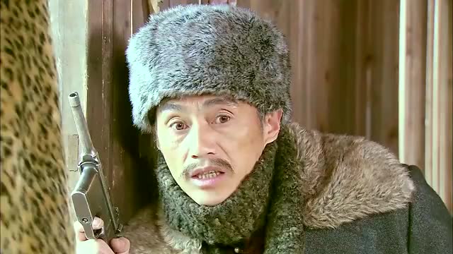 东北剿匪记:杨剑峰带领大青山土匪,袭击许大雷的大营,太刺激了